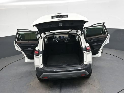 Used 2023 Nissan Rogue SV w/ SV Premium Package image 45