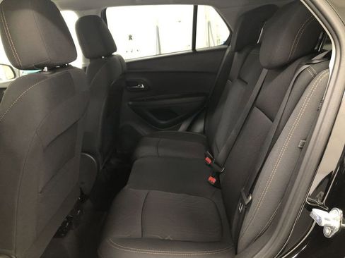 Used 2020 Chevrolet Trax LT FWD image 19