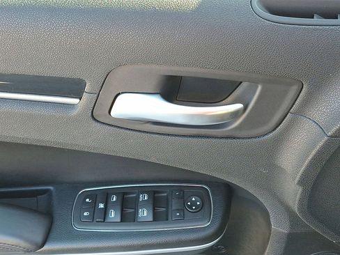 Certified 2023 Chrysler 300 Touring image 10