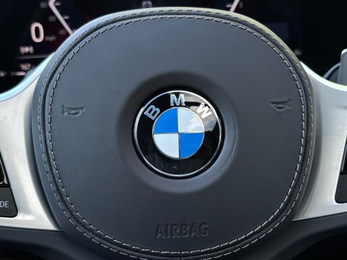 Used 2025 BMW X7 xDrive40i w/ M Sport Package AWD/4WD image 38