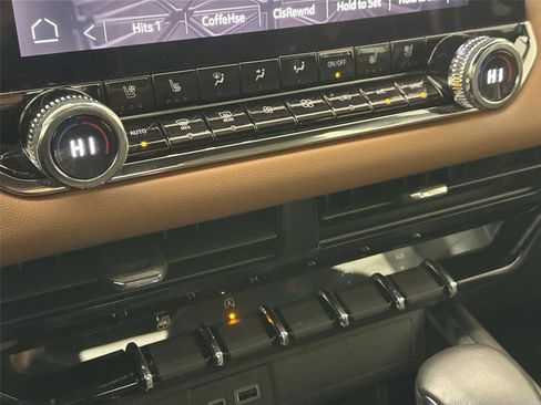 Used 2023 GMC Canyon AT4 w/ AT4 Premium Package image 25