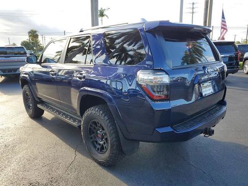 Used 2018 Toyota 4Runner SR5 Premium image 3