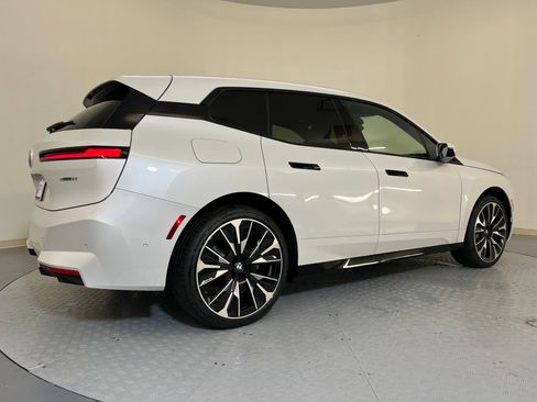 New 2026 BMW iX xDrive60 image 9