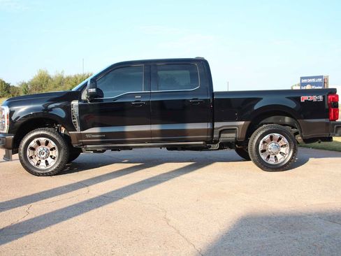 Used 2025 Ford F250 King Ranch w/ FX4 Off-Road Package AWD/4WD image 7