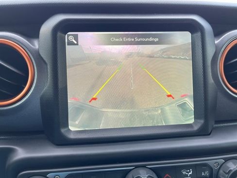 Used 2023 Jeep Gladiator Mojave w/ Cold Weather Group image 20