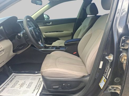 Used 2017 Kia Optima LX w/ Convenience Package FWD image 3