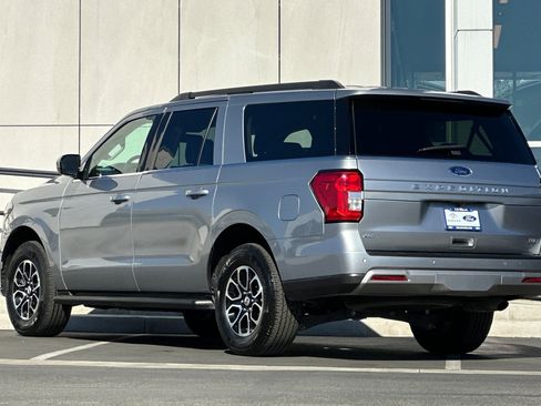 Used 2024 Ford Expedition Max XLT image 5