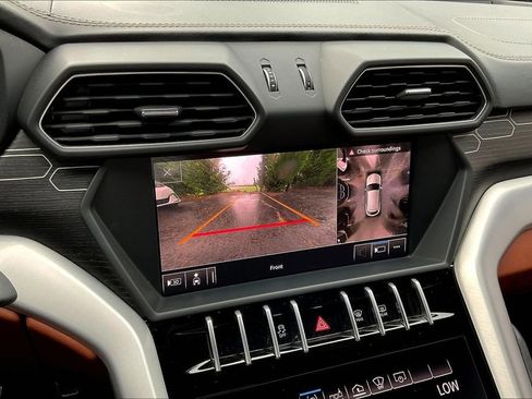 Used 2019 Lamborghini Urus AWD/4WD image 14