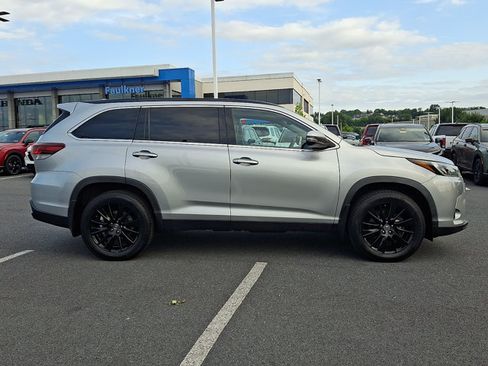 Used 2019 Toyota Highlander SE AWD/4WD image 7