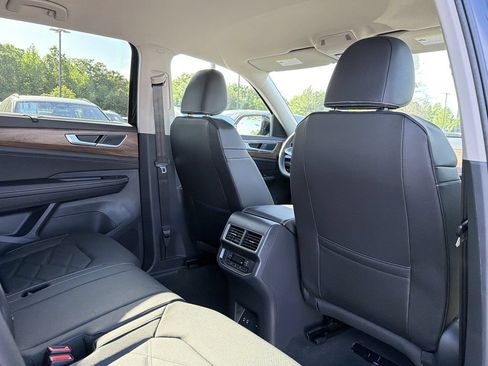 New 2026 Volkswagen Atlas SE FWD image 19