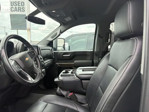 Used 2022 Chevrolet Silverado 2500 LT w/ Convenience Package AWD/4WD image 8