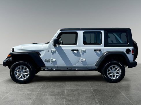 Used 2020 Jeep Wrangler Unlimited Sport image 2