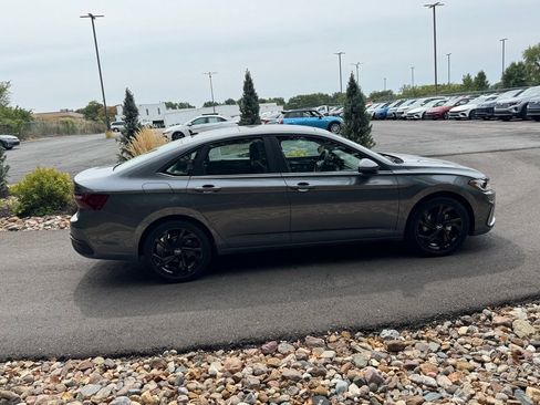 New 2025 Volkswagen Jetta SE image 6