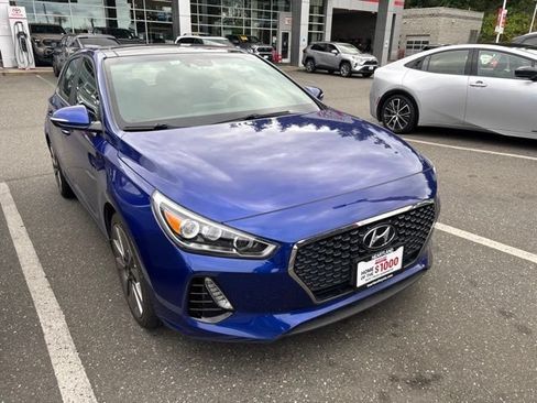 Used 2018 Hyundai Elantra GT Sport w/ Sport Tech Package 04 FWD image 3