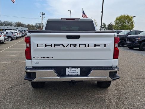 Used 2023 Chevrolet Silverado 1500 LT AWD/4WD image 8