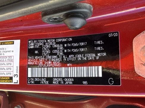 Used 2023 Toyota 4Runner SR5 Premium w/ Moonroof Package RWD image 34