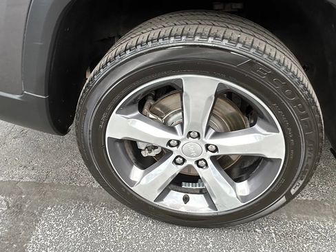 Used 2021 Jeep Grand Cherokee L Limited image 44