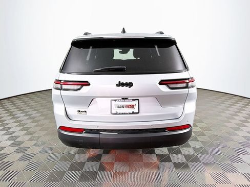 Certified 2023 Jeep Grand Cherokee L Laredo AWD/4WD image 10