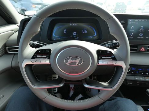 Used 2025 Hyundai Elantra Sport image 31