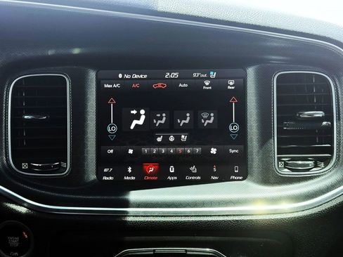 Used 2018 Dodge Charger R/T Scat Pack RWD image 17