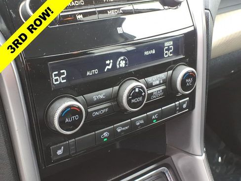 Used 2022 Subaru Ascent Premium w/ Convenience Package AWD/4WD image 12