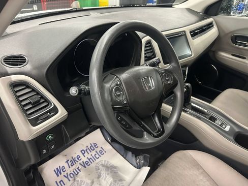 Used 2018 Honda HR-V EX image 17