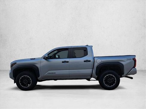 Used 2024 Toyota Tacoma TRD Off-Road image 9
