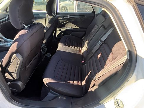 Used 2014 Ford Fusion SE image 10