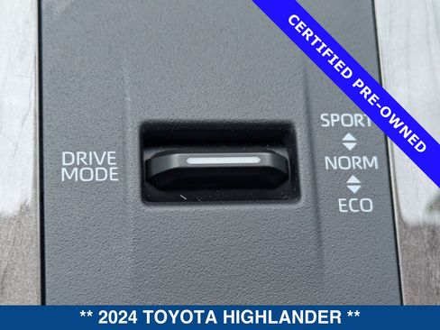 Used 2024 Toyota Highlander Platinum FWD image 36