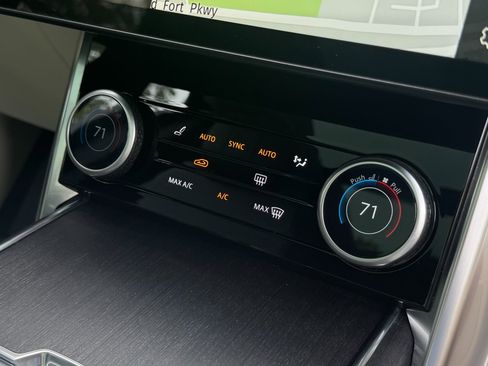 Used 2022 Land Rover Range Rover SE image 34