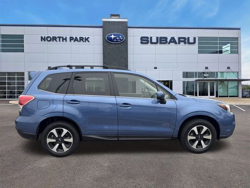 Used 2017 Subaru Forester 2.5i Limited image 2