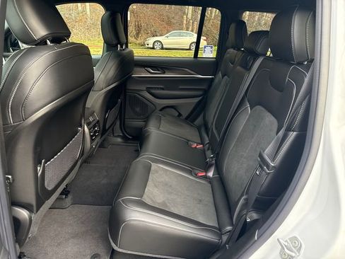 New 2026 Jeep Grand Cherokee Laredo image 13