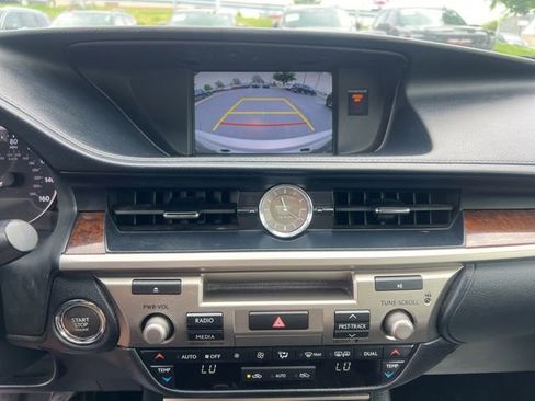 Used 2015 Lexus ES 350 w/ Luxury Package FWD image 36