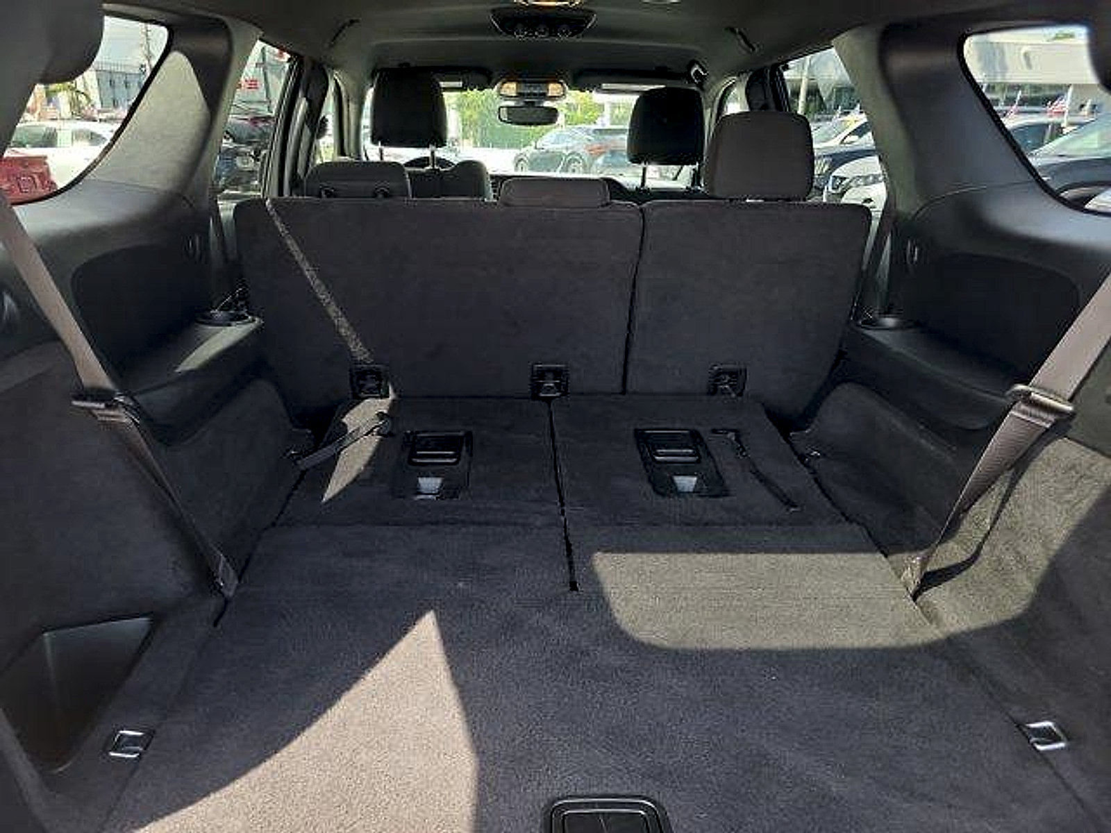 Certified 2023 Dodge Durango R/T w/ Blacktop Package RWD image 11
