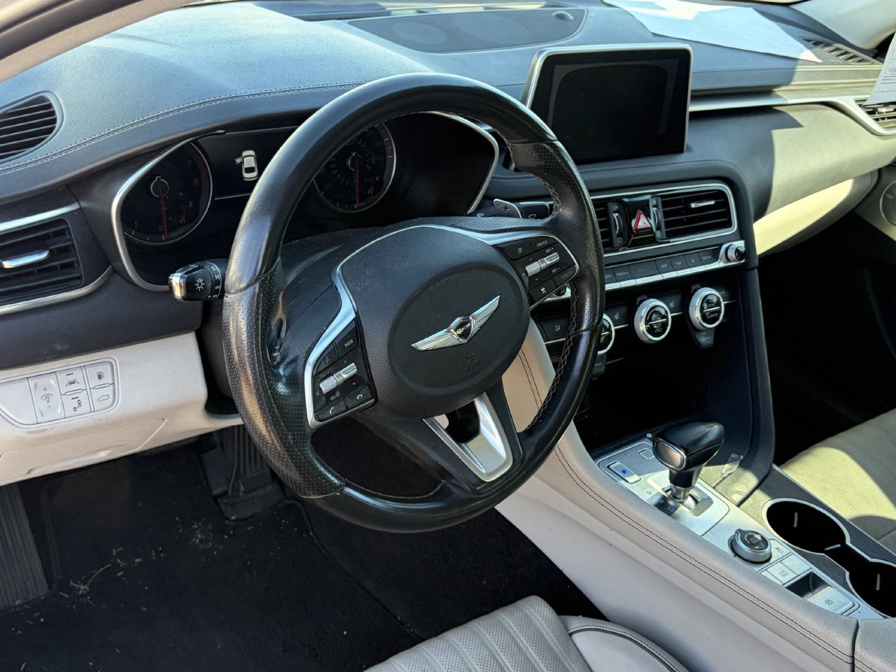 Used 2020 Genesis G70 2.0T w/ Elite Package RWD image 7