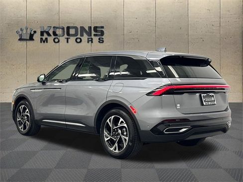 Used 2024 Lincoln Nautilus Premier w/ Equipment Group 102A image 6