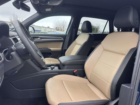 Used 2022 Volkswagen Atlas Cross Sport SE w/ Panoramic Sunroof Package image 13