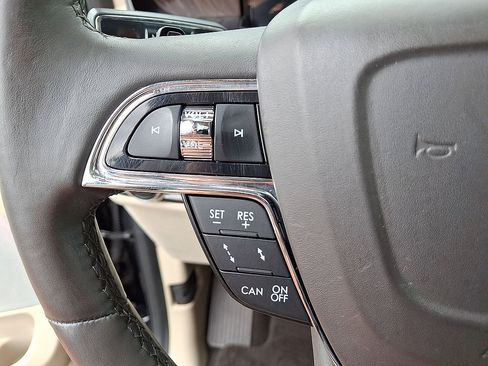 Used 2021 Lincoln Navigator Reserve w/ Luxury Package AWD/4WD image 17