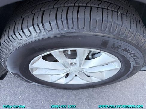 Used 2017 Kia Sorento FWD image 30