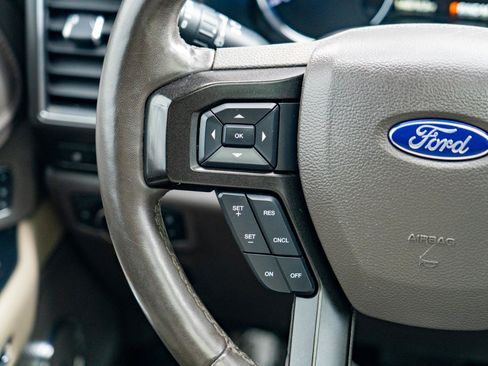 Used 2018 Ford Expedition Limited AWD/4WD image 23