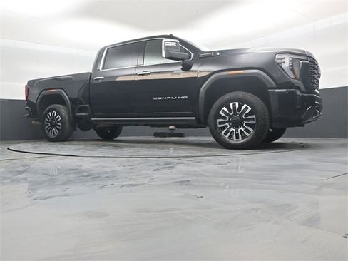 Used 2024 GMC Sierra 3500 Denali Ultimate image 37