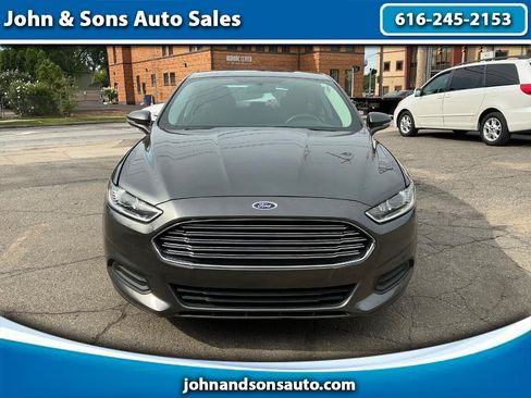 Used 2016 Ford Fusion SE FWD image 1