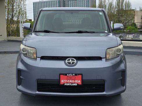 Used 2012 Scion xB FWD image 8