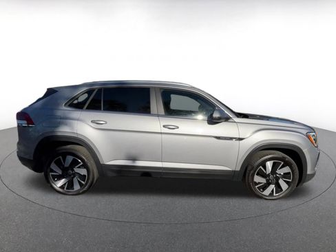 Used 2025 Volkswagen Atlas Cross Sport SE image 16
