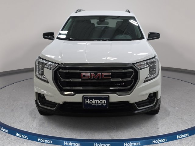 Used 2023 GMC Terrain AT4 AWD/4WD image 3