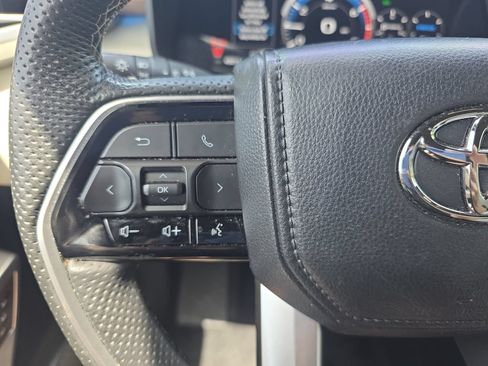 Used 2024 Toyota Sequoia Capstone AWD/4WD image 17