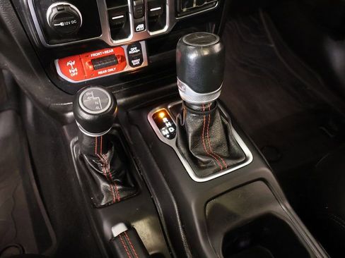 Used 2020 Jeep Gladiator Rubicon image 8