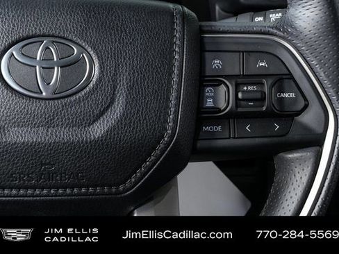 Used 2025 Toyota 4Runner Limited image 12