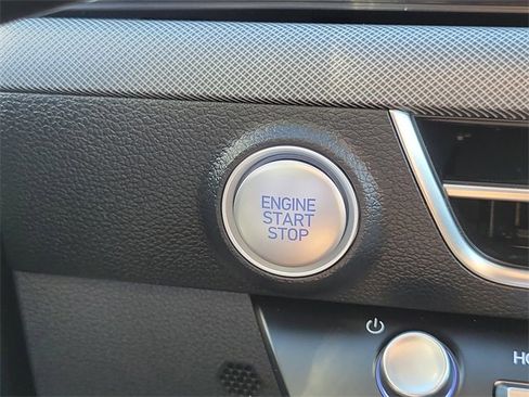 Used 2025 Hyundai Sonata SE image 8
