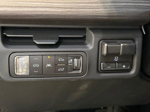 New 2025 GMC Sierra EV Denali image 32